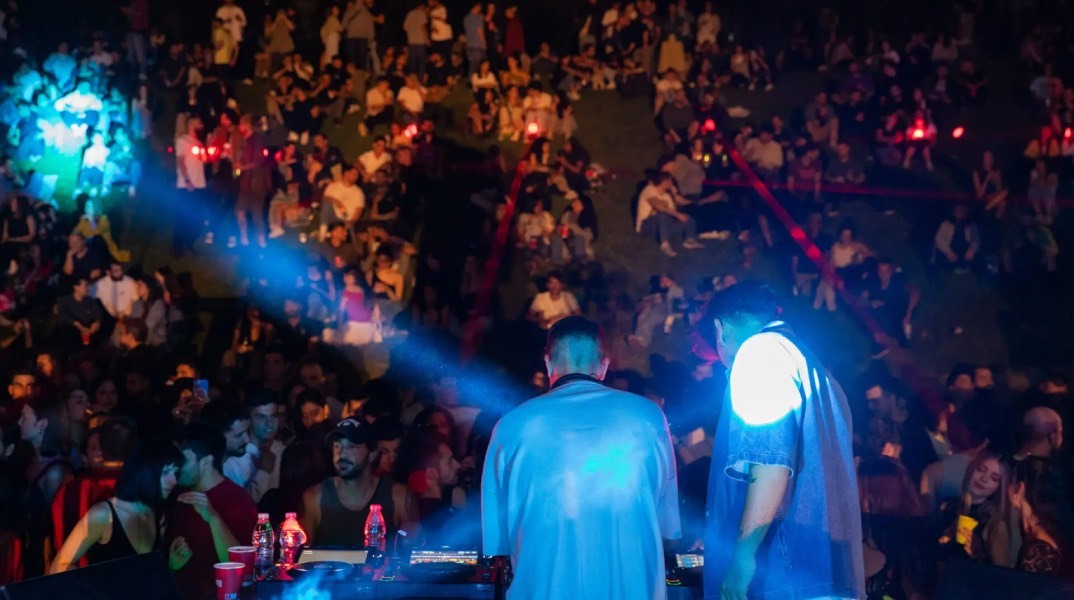 Το This is Athens – City Festival και Voice 102.5 γιορτάζουν  την μεγαλύτερη νύχτα του χρόνου