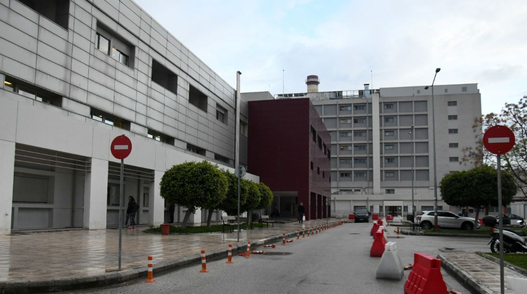 Φωτιά τώρα στο νοσοκομείο «Άγιος Ανδρέας» στην Πάτρα