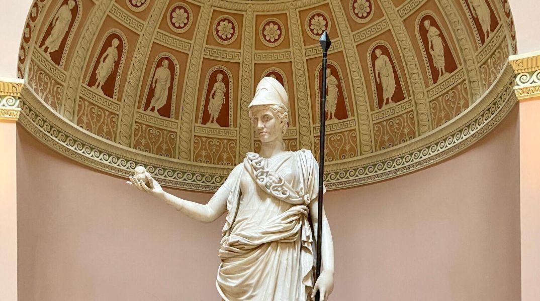 Αρχαίο ρωμαϊκό άγαλμα της θεάς Αθηνάς εκτίθεται για πρώτη φορά στο κοινό μετά από 200 χρόνια