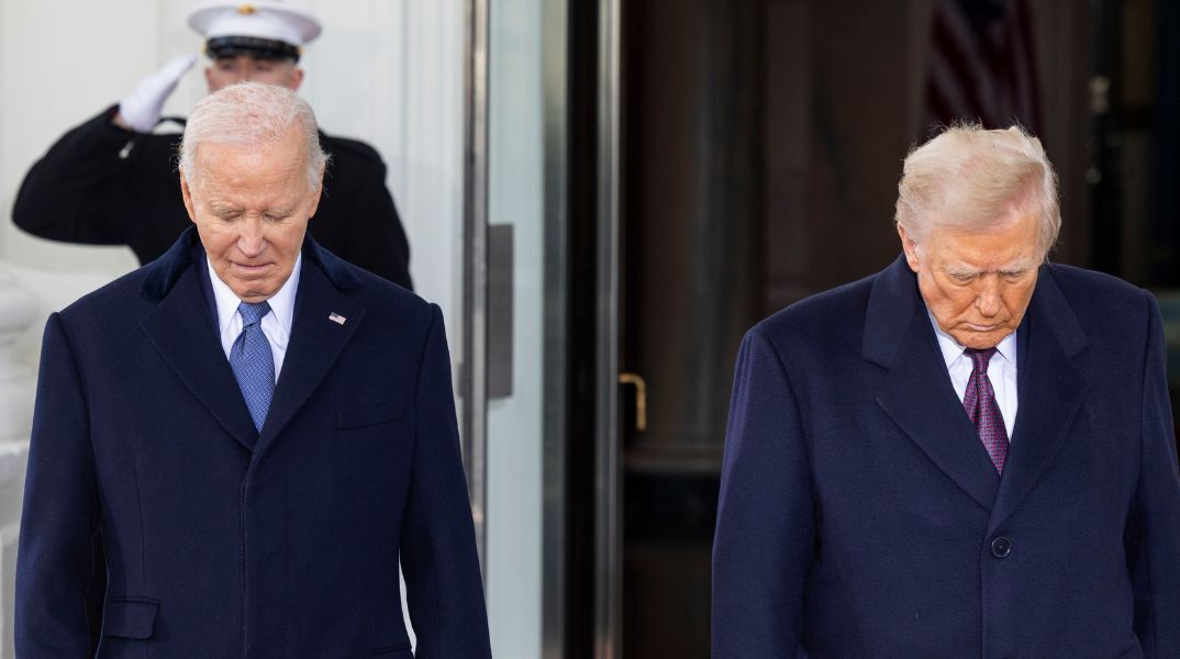 Ορκωμοσία Τραμπ: Ο Ντόναλντ Τραμπ και ο Τζο Μπάιντεν έφτασαν μαζί στο Καπιτώλιο - Αντίστροφη μέτρηση για την αλλαγή σκυτάλης στον Λευκό Οίκο.