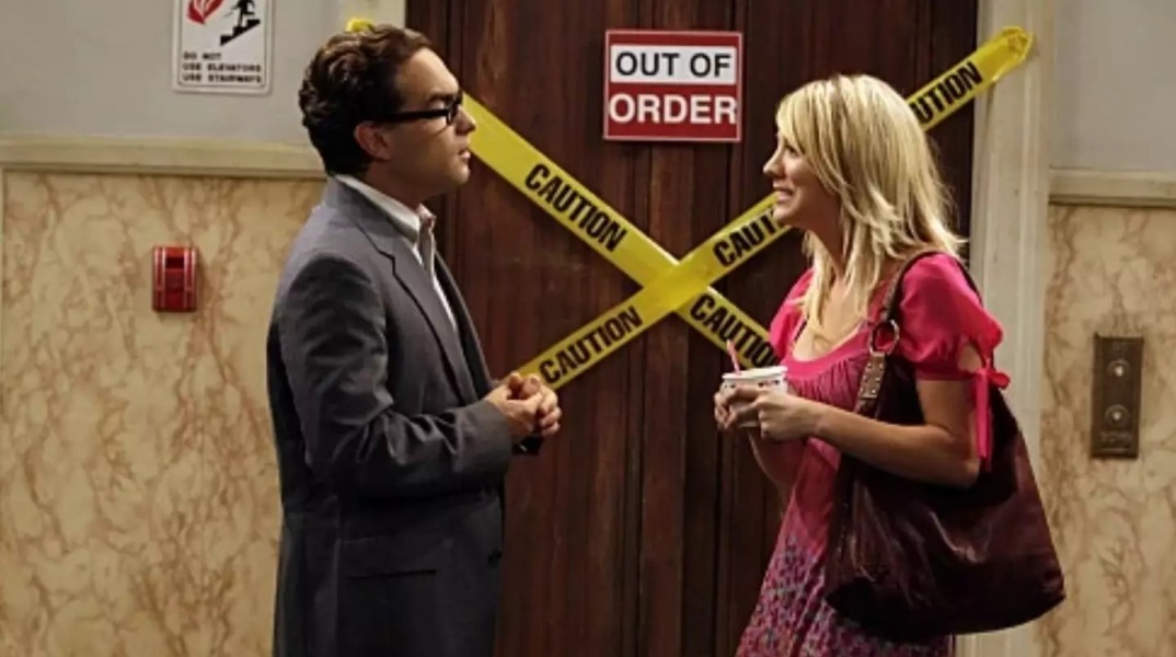 Big Bang Theory και η θεωρία του χαλασμένου ασανσέρ 