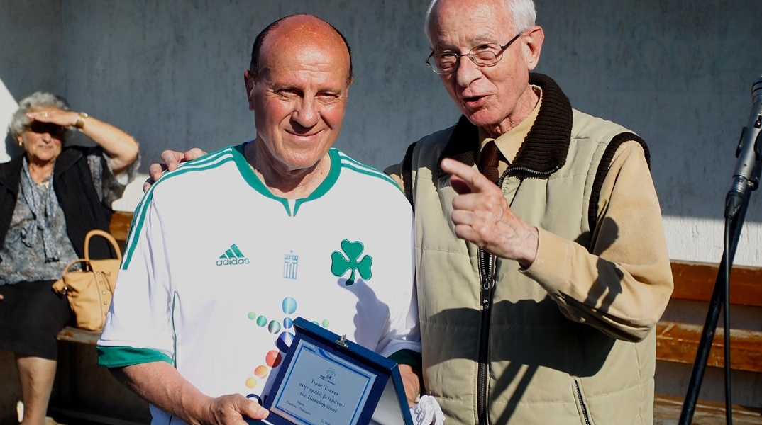 Μίμης Δομάζος