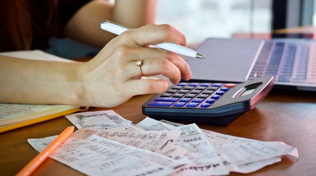 Αύξηση 7,3% στο διαθέσιμο εισόδημα των νοικοκυριών το γ' τρίμηνο του 2024 σύμφωνα με την ΕΛΣΤΑΤ - Αναλυτικά τα στοιχεία για την οικονομία