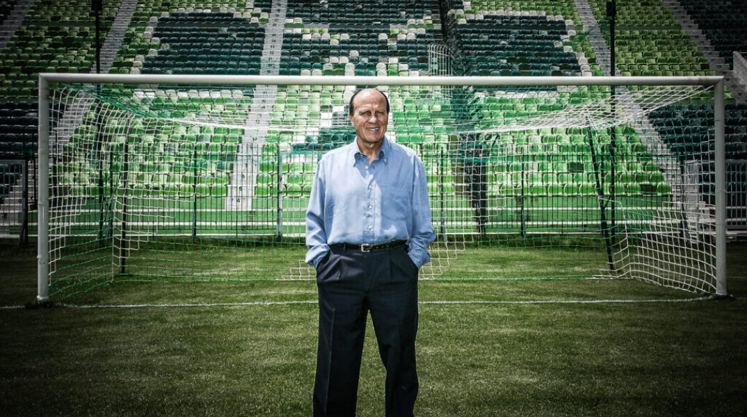 Μίμης Δομάζος: Στάση και στη Λεωφόρο για τον «Στρατηγό» πριν το λαϊκό προσκύνημα 