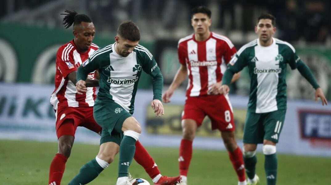 Στιγμιότυπο από Ολυμπιακός-Παναθηναϊκός