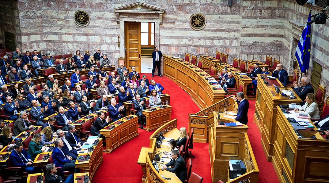 Κυβέρνηση: Συσπείρωση του δεξιού πυλώνα με στόχο την αυτοδυναμία