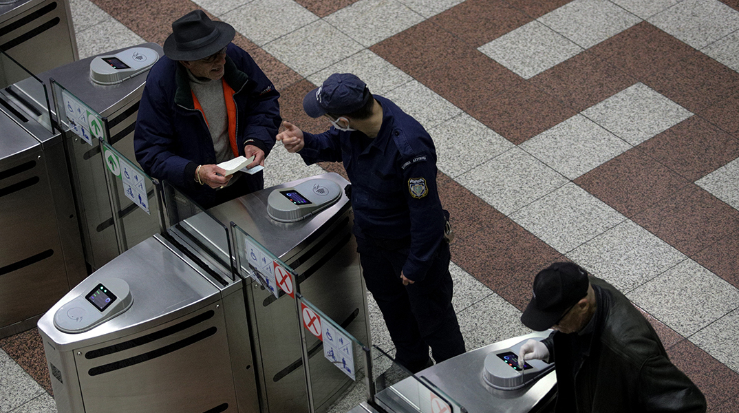 Μετά την επιτυχία της Πανεπιστημιακής, η κυβέρνηση ανακοινώνει τη «Συγκοινωνιακή Αστυνομία»