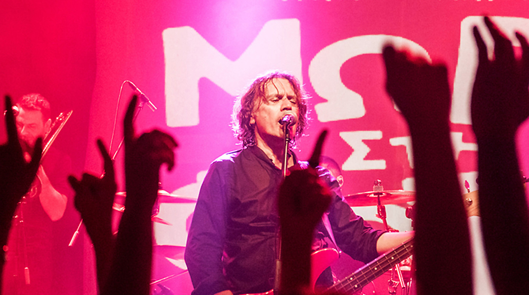 Μωρά στη Φωτιά: «Μια νυχτιάτικη βόλτα στο κέντρο της πόλης» με τον Στέλιο Σαλβαδόρ