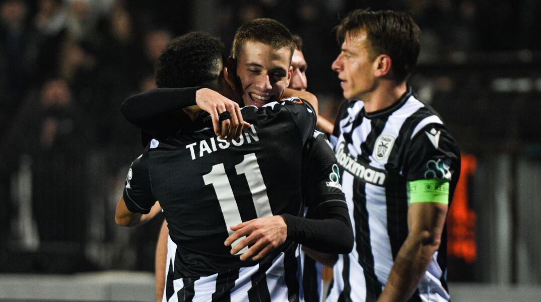 Παίκτες του ΠΑΟΚ πανηγυρίζουν