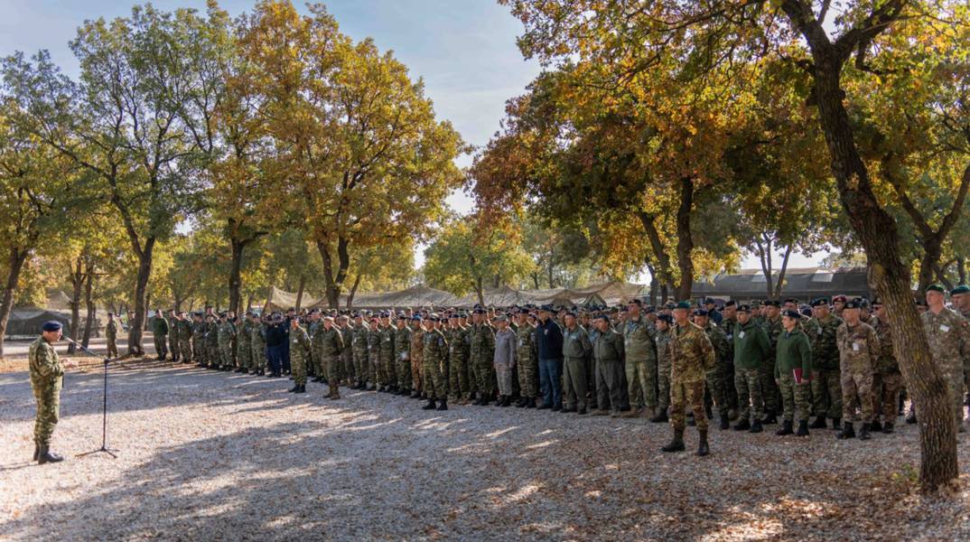 Πασοκικά και νεοδημοκρατικά παιχνίδια φέρνουν τη χώρα στο έλεος των συνταγματαρχών