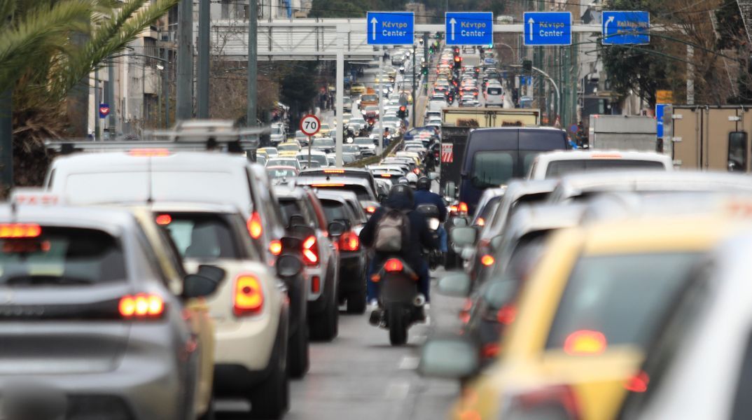 Η ΑΑΔΕ πατάει το κουμπί με ηλεκτρονικές διασταυρώσεις για ανασφάλιστα ΙΧ και οχήματα με απλήρωτα τέλη κυκλοφορίας και ΚΤΕΟ - Προβλέπονται αυστηρά πρόστιμα