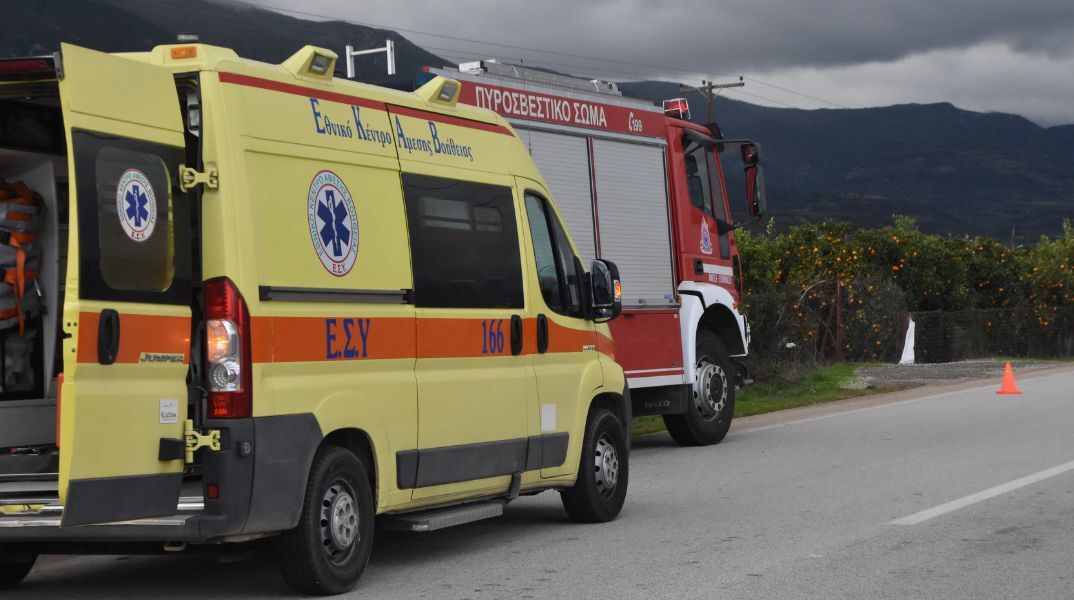 Θεσσαλονίκη: Νεκρός 30χρονος ύστερα από εκτροπή του αυτοκινήτου που οδηγούσε - Κλιμάκιο της Πυροσβεστικής απεγκλώβισε τον άτυχο άνδρα χωρίς τις αισθήσεις του