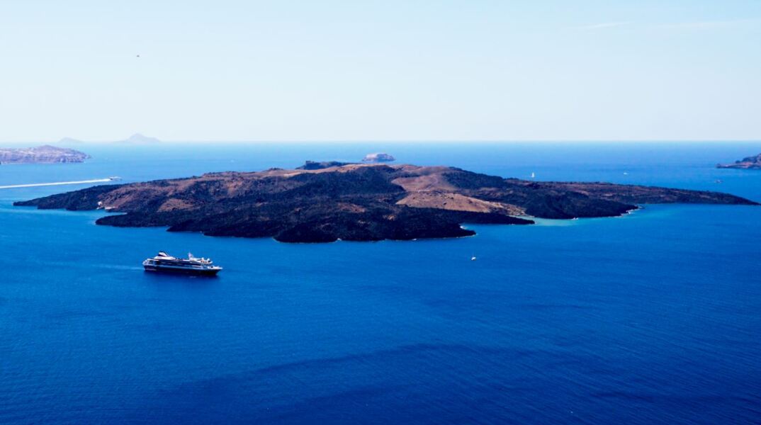 Μήνυμα 112 στη Σαντορίνη για κίνδυνο κατολισθήσεων