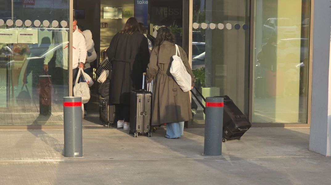 Σαντορίνη: «Χρυσά» πληρώνουν οι κάτοικοι τα εισιτήρια χωρίς επιστροφή