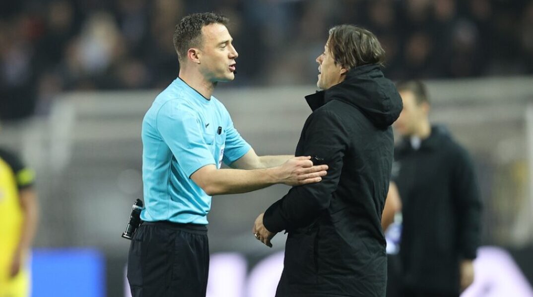 ΑΕΚ σε Λανουά: Προκλητική η διαιτησία του Τσβάιερ, στη δημοσιότητα οι διάλογοι του VAR