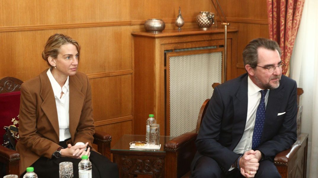 Νικόλαος Ντε Γκρες - Χρυσή Βαρδινογιάννη: Γάμος με κορώνες αντί για στέφανα - Οι λεπτομέρειες που αποκαλύφθηκαν