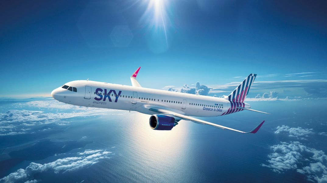 SKY express: Δωρεάν αεροπορικά εισιτήρια για παιδιά και εκπαιδευτικούς, για όλες τις πτήσεις από Σαντορίνη προς Αθήνα - Επιπλέον πτήσεις λόγω των συνθηκών