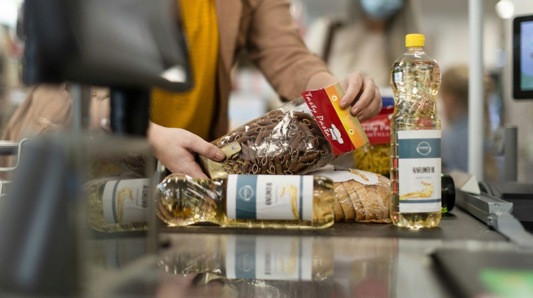 Αμετάβλητες παρέμειναν οι τιμές των προϊόντων σούπερ μάρκετ τον Ιανουάριο του 2025 σε σχέση με τον ίδιο μήνα πέρυσι, σύμφωνα με έρευνα του ΙΕΛΚΑ