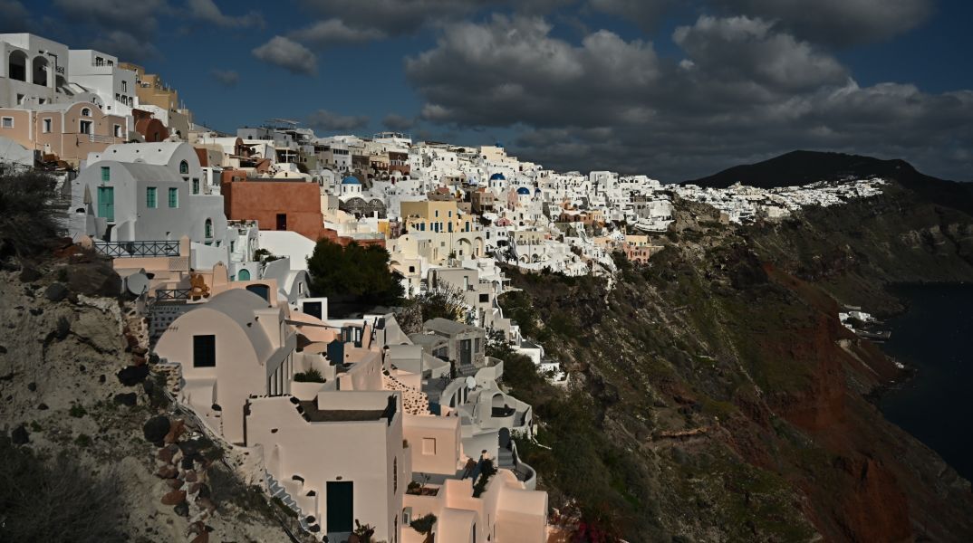 Πάνω από 6.400 σεισμοί σε 9 μέρες στη ζώνη Σαντορίνης - Αμοργού, σύμφωνα με το ΕΚΠΑ
