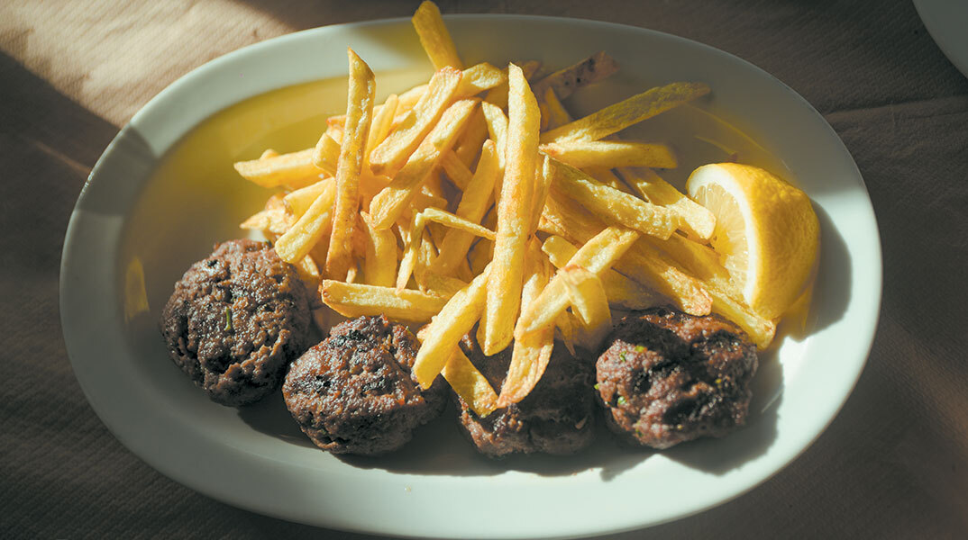 Ταβέρνα Μπάμπης: Η παράδοση της ελληνικής κουζίνας με ιστορία από το 1967