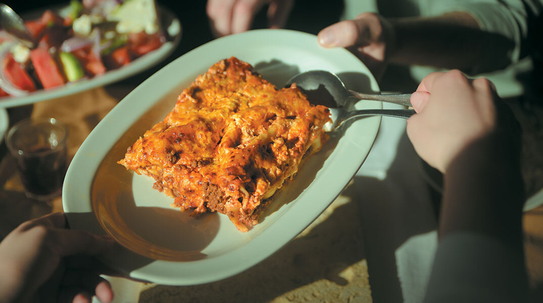 Ταβέρνα Μπάμπης: Η παράδοση της ελληνικής κουζίνας με ιστορία από το 1967