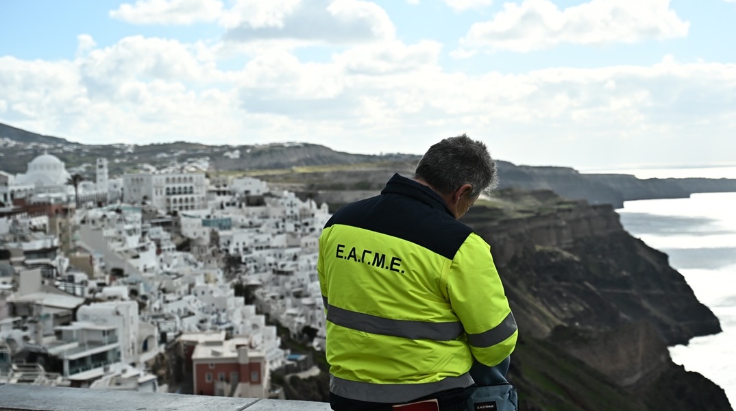 Επιστήμονες στη Σαντορίνη για την παρακολούθηση της σεισμικής δραστηριότητας
