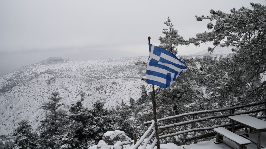 Κακοκαιρία Coral: Μαγευτικές εικόνες από το χιονισμένο τοπίο στην Πάρνηθα