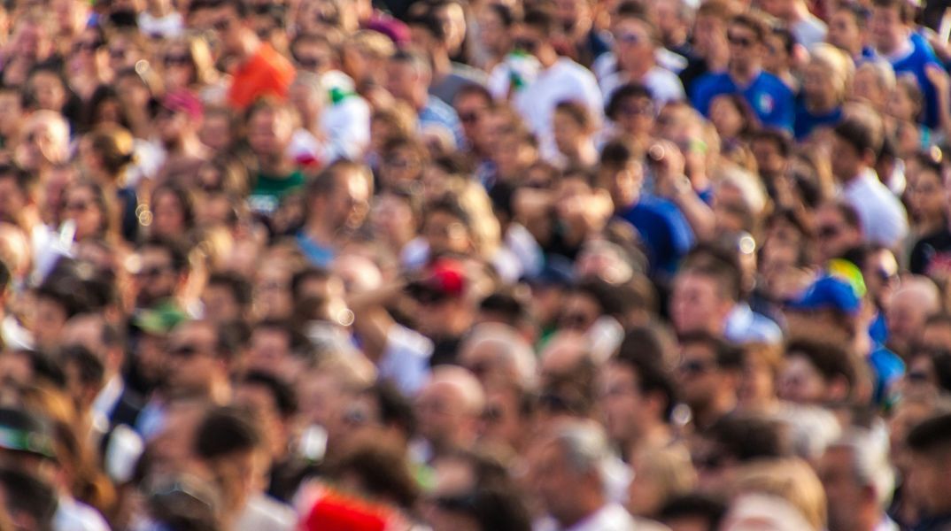 Eurostat: Η μέση ηλικία του πληθυσμού στην Ευρωπαϊκή Ένωση αυξήθηκε από το 2014 κατά 2,2 χρόνια κατά μέσο όρο και κατά 4 χρόνια στην Ελλάδα