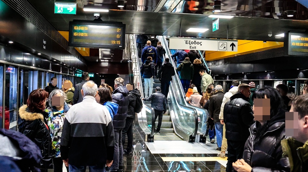 Αποβάθρα σταθμού του Μετρό Θεσσαλονίκης