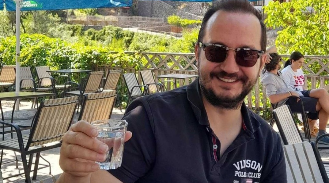 Βασίλης Καλογήρου