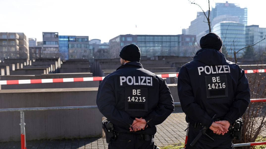 Γερμανία: Το μίσος για τους Εβραίους ήταν το κίνητρο του 19χρονου δράστη της χθεσινής επίθεσης στο Βερολίνο - Η υπουργός Εσωτερικών προαναγγέλλει απέλαση