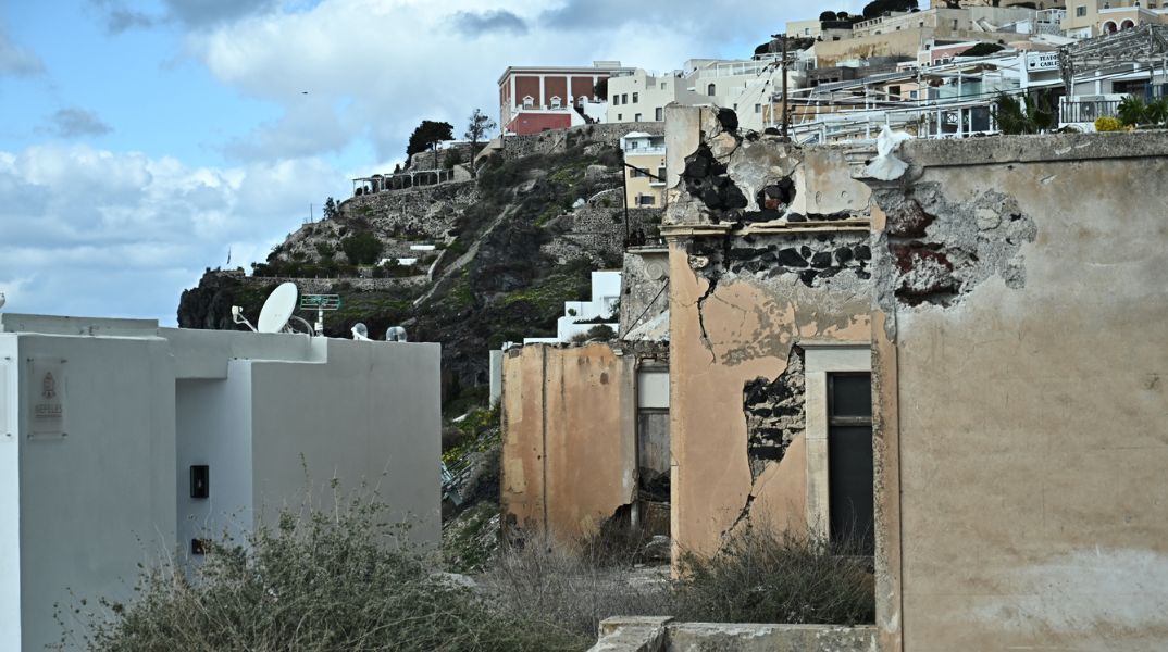 Κλειστά θα παραμείνουν τα σχολεία σε Σαντορίνη, Ίο, Ανάφη και Αμοργό μέχρι και τις 28 Φεβρουαρίου - Ύφεση παρουσιάζει η σεισμική ακολουθία 