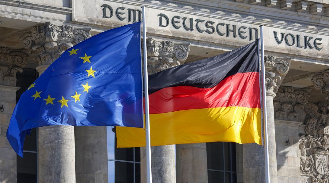 Γερμανία: Ανοίγουν οι κάλπες στην πιο ισχυρή οικονομία της Ευρωζώνης - Οι πολίτες καλούνται να εκλέξουν νέα κυβέρνηση και νέο καγκελάριο