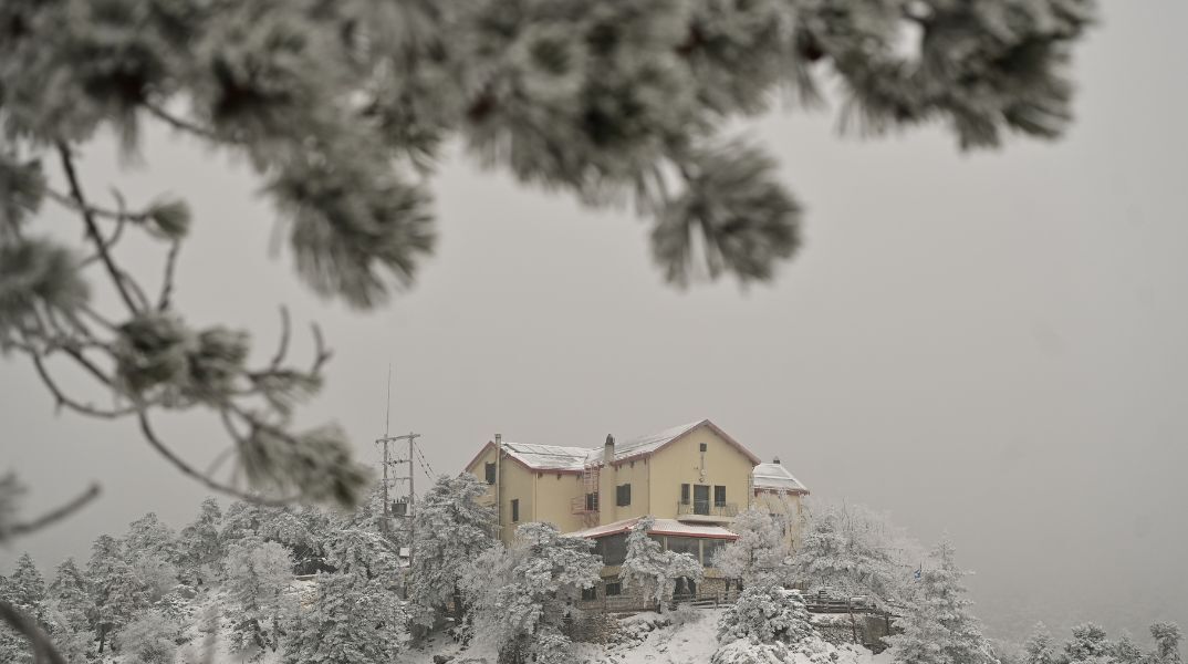 Καιρός: Χαμηλές θερμοκρασίες, χιόνια και κατά τόπους βροχοπτώσεις τη Δευτέρα 24 Φεβρουαρίου - Η αναλυτική πρόγνωση του meteo και της ΕΜΥ.