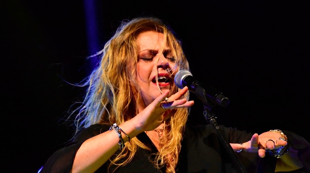 Ελένη Τσαλιγοπούλου: Στα 90s κάναμε την «τρέλα» και το πάθος μας mainstream