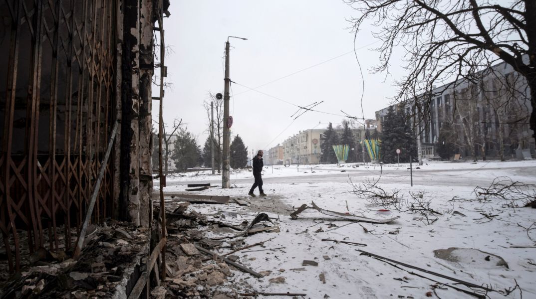 Ουκρανία: Το κόστος της ανοικοδόμησης της χώρας υπερβαίνει τα 500 δισεκατομμύρια ευρώ, σύμφωνα με την Παγκόσμια Τράπεζα. 