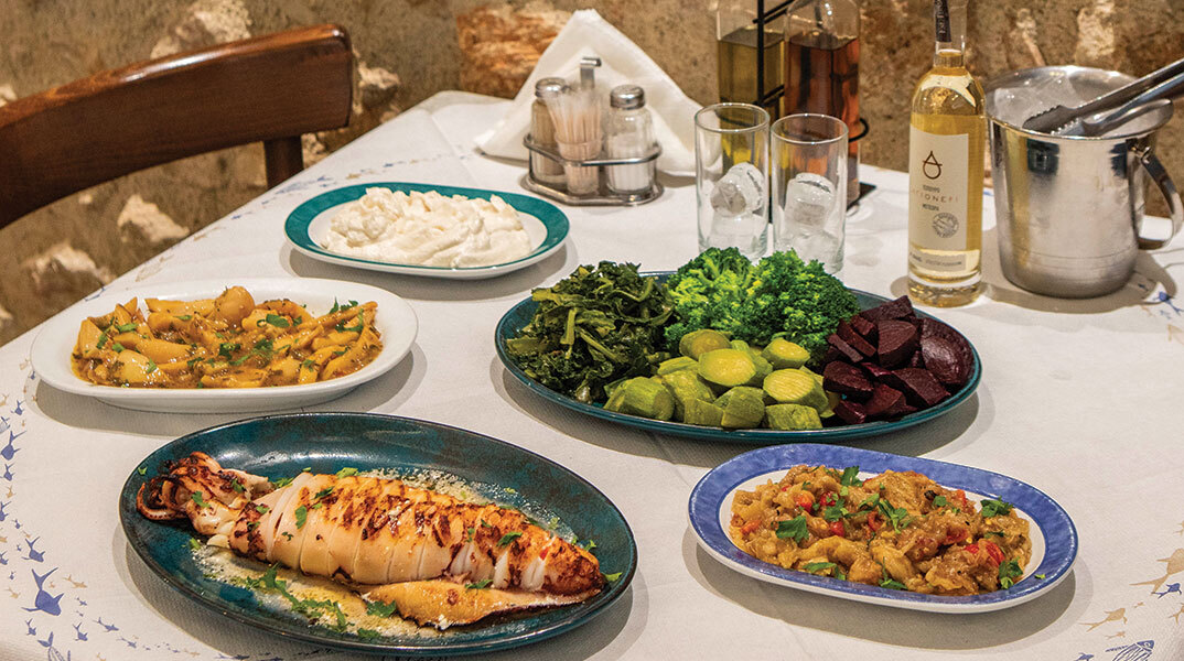 Η Στοά Αλλιώς: 30 χρόνια γεύσης, μεράκι και θαλασσινές απολαύσεις