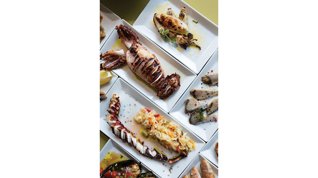 Άνοιξη παρά τέταρτο: Εκλεκτά αποστάγματα και ψαρομεζέδες έκπληξη