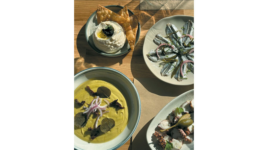 Καπετάν Γιώργης ο Μυτιληνιός: Το νέο εστιατόριο του γνωστού ψαροπωλείου στη Γλυφάδα