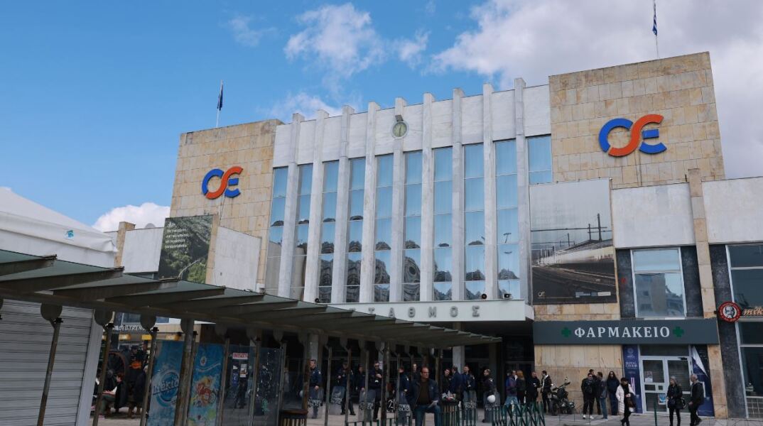 Επεισόδια στη συγκέντρωση για τα Τέμπη στην Θεσσαλονίκη - Ένταση στον ΟΣΕ