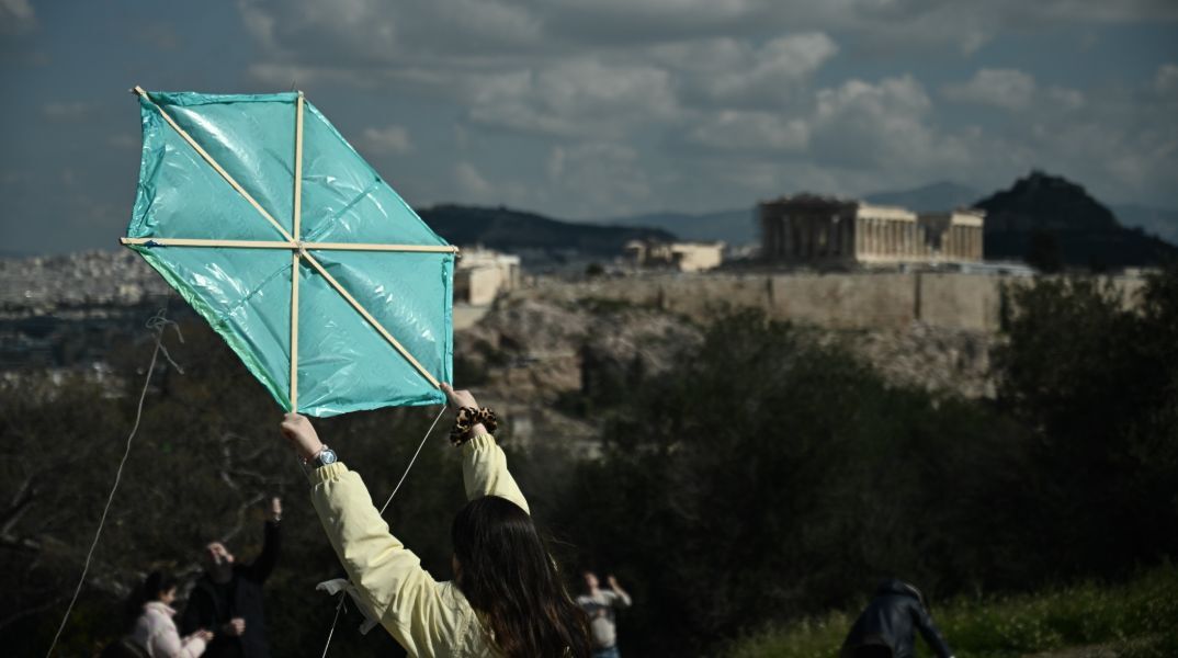 O καιρός την Καθαρά Δευτέρα - Πού θα είναι δύσκολο το πέταγμα του χαρταετού