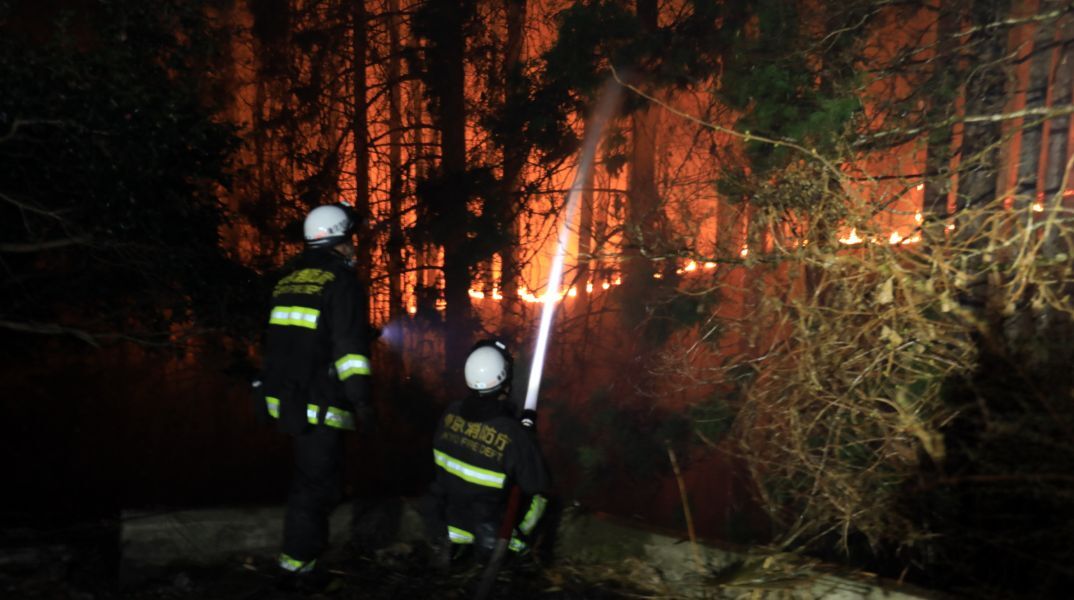 Ιαπωνία: Η χειρότερη δασική πυρκαγιά των τελευταίων 50 ετών συνεχίζει να καίει ανεξέλεγκτα