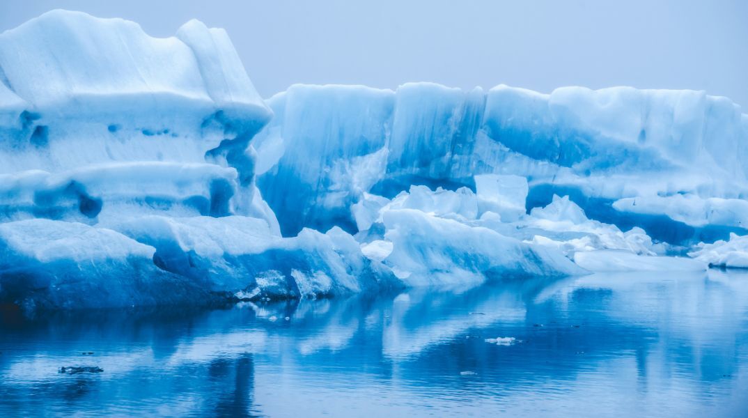 Το A23, το μεγαλύτερο παγόβουνο στον κόσμο προσάραξε σε ρηχά νερά κοντά σε απομακρυσμένο βρετανικό νησί - Τα σενάρια που επεξεργάζονται οι επιστήμονες