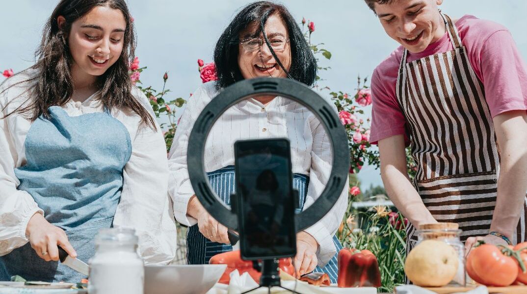 Όταν το Tik Tok αποφασίζει ποιο σουβλάκι θα προτιμήσω