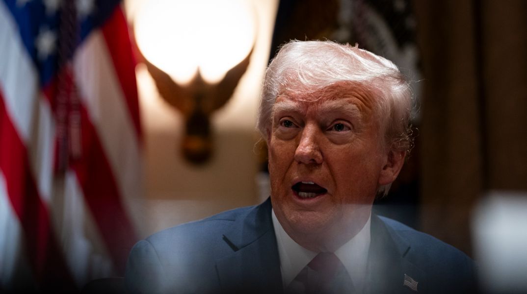 Παύση της στρατιωτικής βοήθειας προς την Ουκρανία αποφάσισε ο Τραμπ