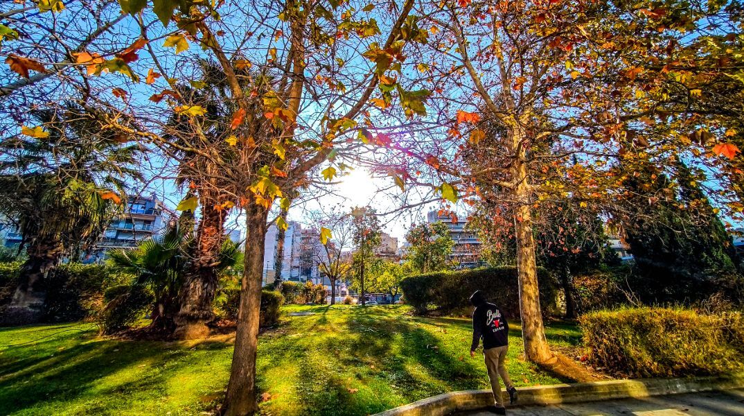 Ζεστή θα είναι η άνοιξη του 2025 στην Ελλάδα - Η πρόγνωση της ΕΜΥ για τον καιρό έως τον Μάιο