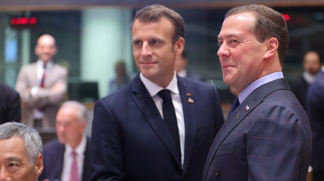 Μεντβέντεφ για Μακρόν: Δεν θα λείψει σε κανέναν όταν αποσυρθεί