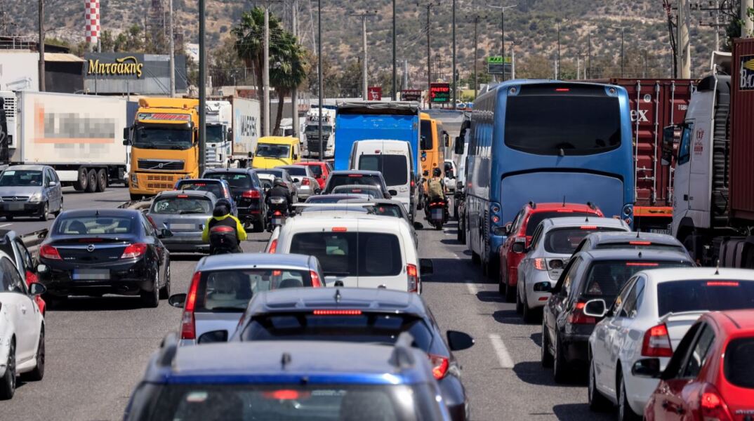 Κίνηση τώρα σε Αττική Οδό, Κηφισό και Λεωφόρο Σχιστού - Προβλήματα σε Λένορμαν και Φυλής