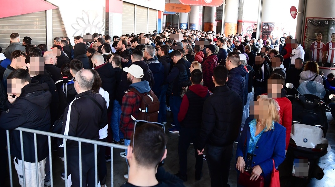 Ολυμπιακός: Ουρές για μια από τις επετειακές φανέλες των 100 χρόνων
