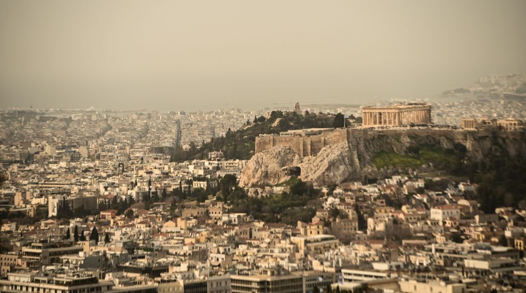 Με αφρικανική σκόνη και ζέστη ο καιρός την Πέμπτη -  Έως τους 25°C η θερμοκρασία